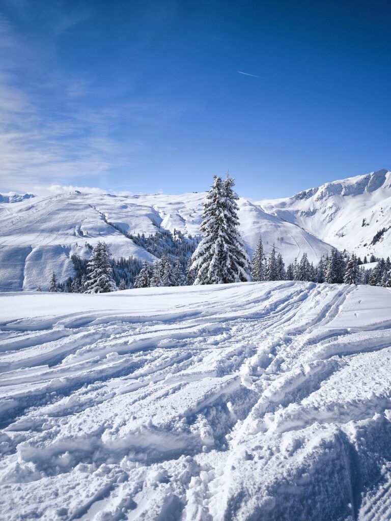 wunderschöne Pisten zum Ski fahren oder snowboarden